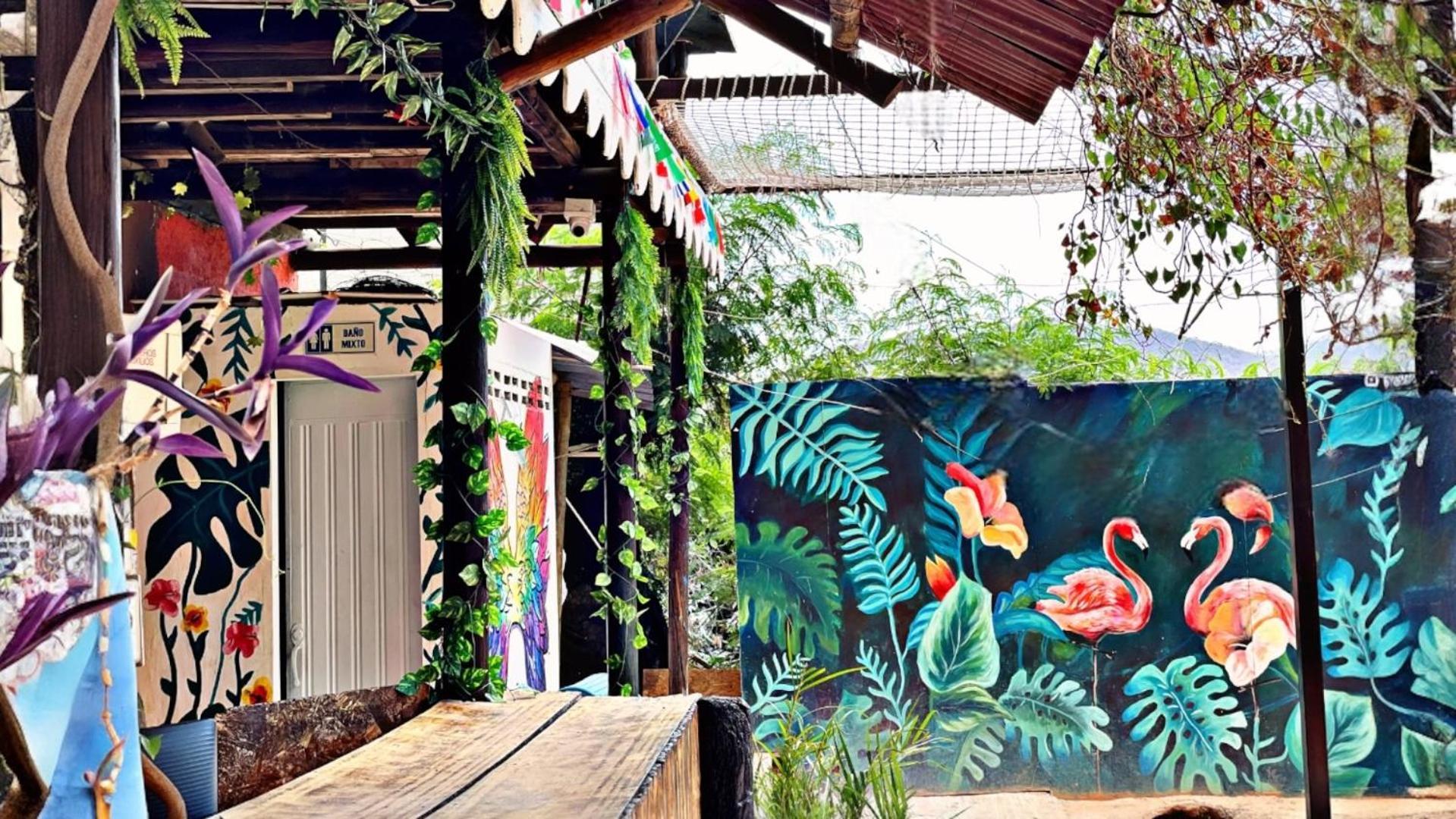 Tamarindo Beach Hostel Таганга Екстериор снимка